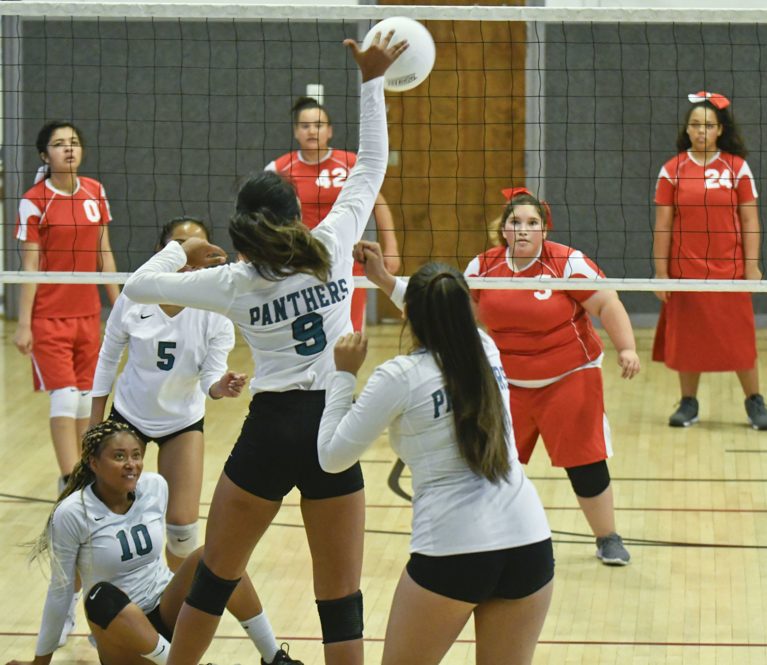 091619 PV LV Baptist volleyball 18.jpg